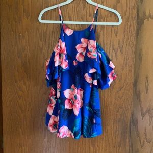 Banana republic cold shoulder top